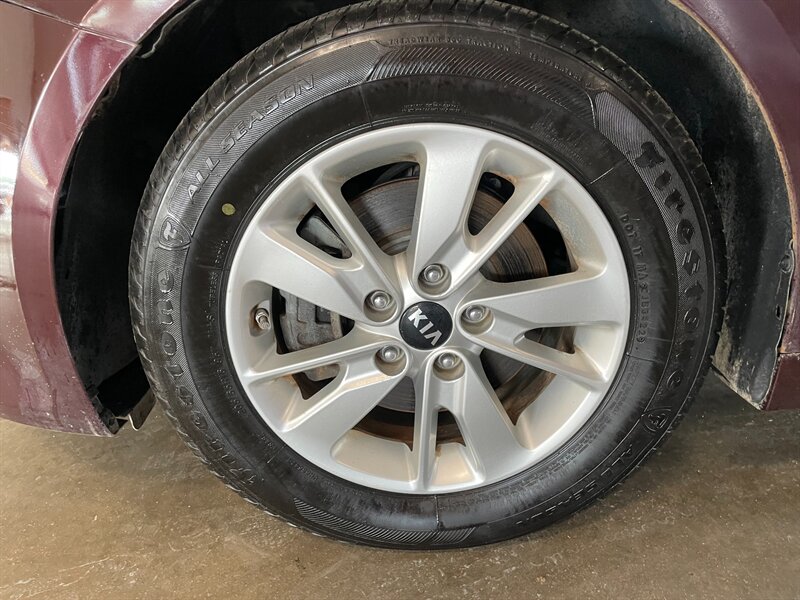 2016 Kia Optima LX - Photo 21 - Saint Louis, MI 48880-9800
