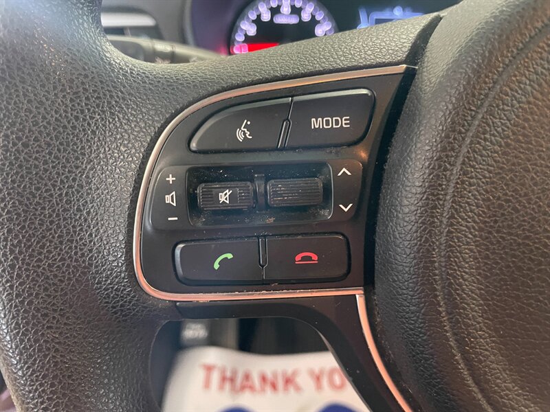 2016 Kia Optima LX - Photo 11 - Saint Louis, MI 48880-9800