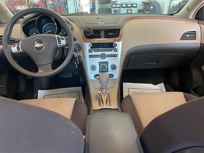 2009 Chevrolet Malibu LT - Photo 8 - Saint Louis, MI 48880-9800
