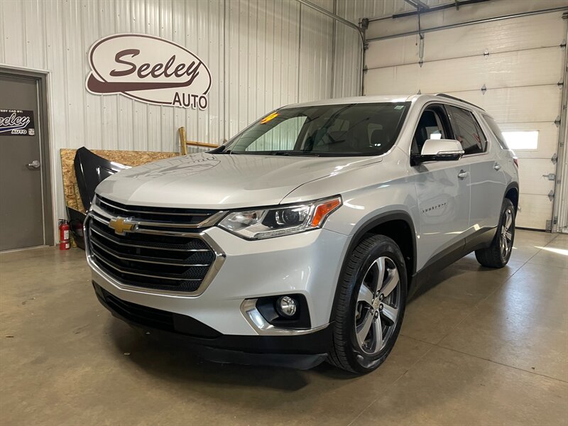 2019 Chevrolet Traverse LT Leather - Photo 2 - Saint Louis, MI 48880-9800