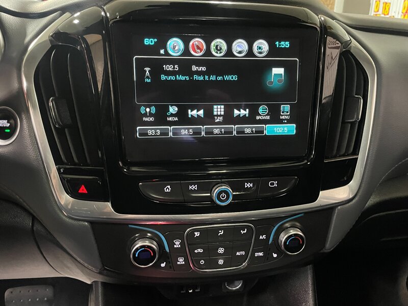 2019 Chevrolet Traverse LT Leather - Photo 13 - Saint Louis, MI 48880-9800