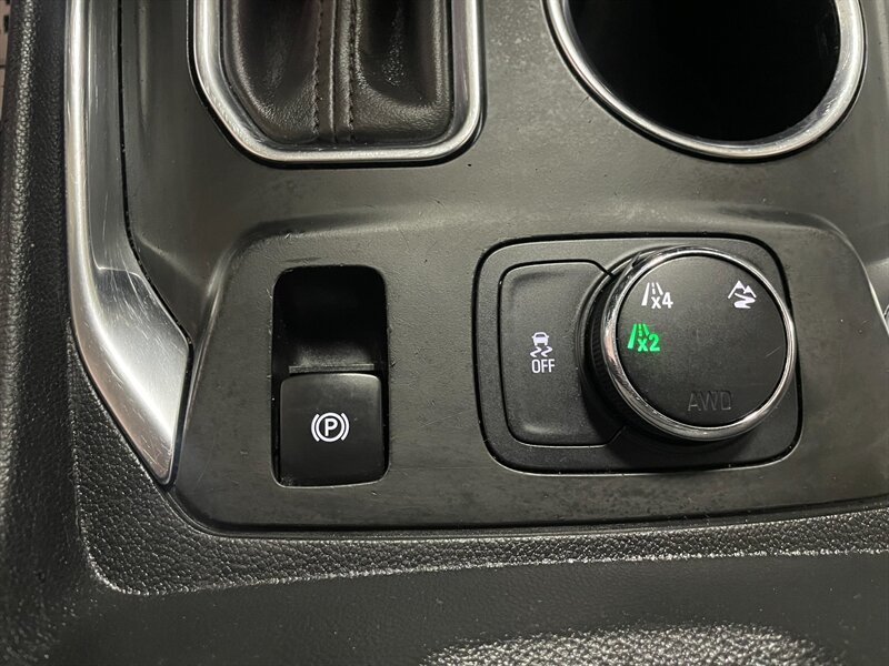 2019 Chevrolet Traverse LT Leather - Photo 12 - Saint Louis, MI 48880-9800