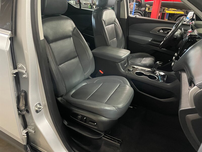 2019 Chevrolet Traverse LT Leather - Photo 19 - Saint Louis, MI 48880-9800