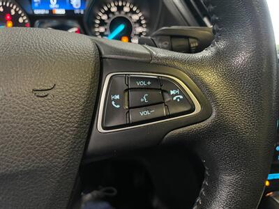 2017 Ford Escape Titanium   - Photo 11 - Saint Louis, MI 48880-9800
