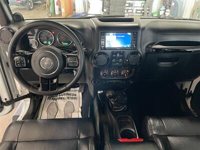 2012 Jeep Wrangler Unlimited Sahara   - Photo 6 - Saint Louis, MI 48880-9800