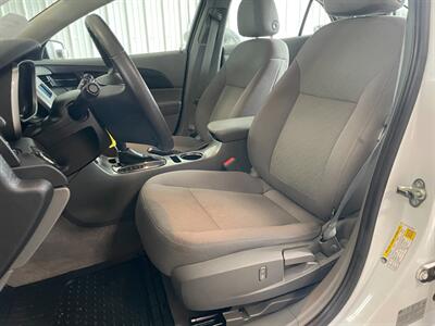 2014 Chevrolet Malibu LS   - Photo 15 - Saint Louis, MI 48880-9800