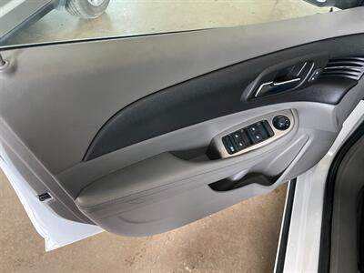2014 Chevrolet Malibu LS   - Photo 20 - Saint Louis, MI 48880-9800