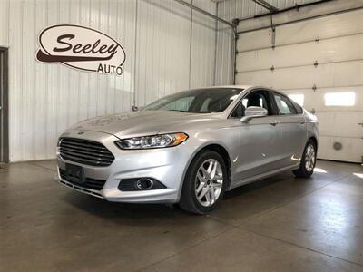 2013 Ford Fusion SE   - Photo 2 - Saint Louis, MI 48880-9800