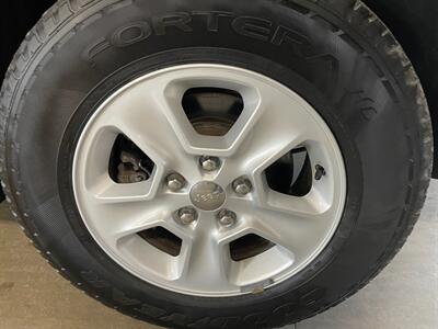 2015 Jeep Grand Cherokee Laredo   - Photo 24 - Saint Louis, MI 48880-9800