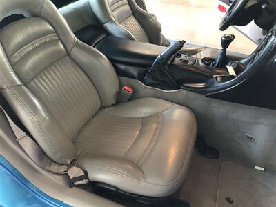 1998 Chevrolet Corvette   - Photo 11 - Saint Louis, MI 48880-9800