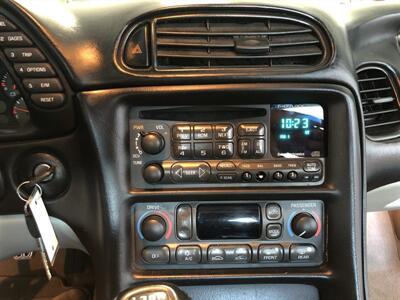 1998 Chevrolet Corvette   - Photo 9 - Saint Louis, MI 48880-9800