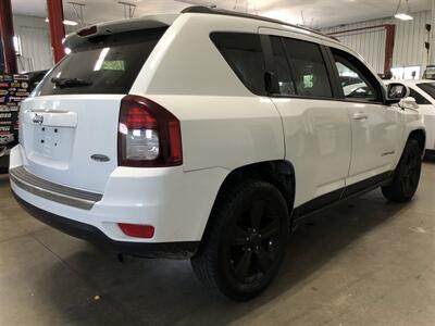 2017 Jeep Compass Sport   - Photo 5 - Saint Louis, MI 48880-9800