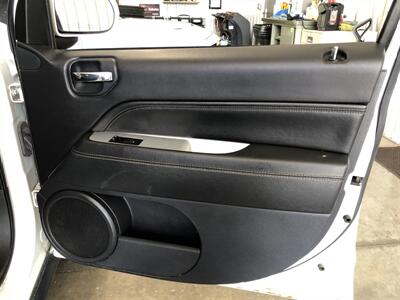 2017 Jeep Compass Sport   - Photo 18 - Saint Louis, MI 48880-9800
