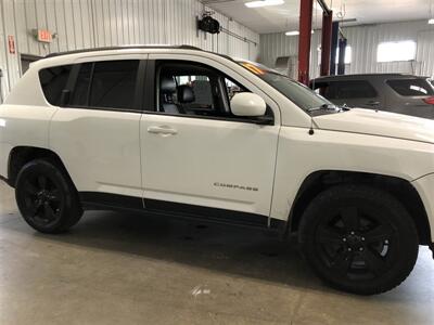 2017 Jeep Compass Sport   - Photo 4 - Saint Louis, MI 48880-9800