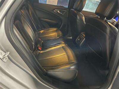 2015 Chrysler 200 C   - Photo 16 - Saint Louis, MI 48880-9800