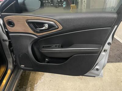 2015 Chrysler 200 C   - Photo 19 - Saint Louis, MI 48880-9800