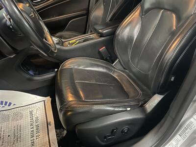 2015 Chrysler 200 C   - Photo 14 - Saint Louis, MI 48880-9800