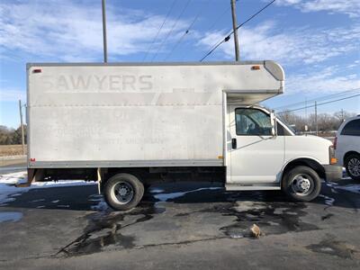 2004 Chevrolet Comm High Cube Van CUTAWAY VAN   - Photo 2 - Saint Louis, MI 48880-9800