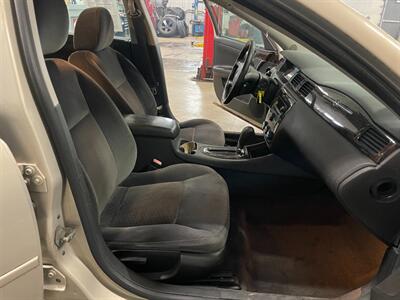 2012 Chevrolet Impala LS   - Photo 15 - Saint Louis, MI 48880-9800