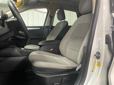2020 Ford Escape SE   - Photo 16 - Saint Louis, MI 48880-9800