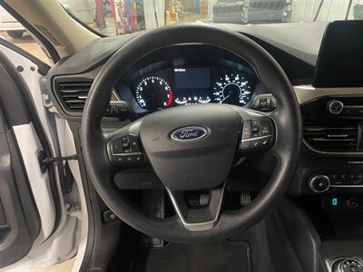 2020 Ford Escape SE   - Photo 8 - Saint Louis, MI 48880-9800