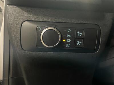 2020 Ford Escape SE   - Photo 12 - Saint Louis, MI 48880-9800