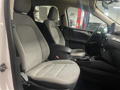 2020 Ford Escape SE   - Photo 18 - Saint Louis, MI 48880-9800