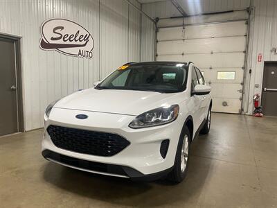 2020 Ford Escape SE   - Photo 2 - Saint Louis, MI 48880-9800