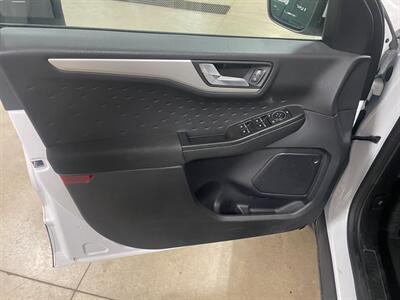 2020 Ford Escape SE   - Photo 21 - Saint Louis, MI 48880-9800