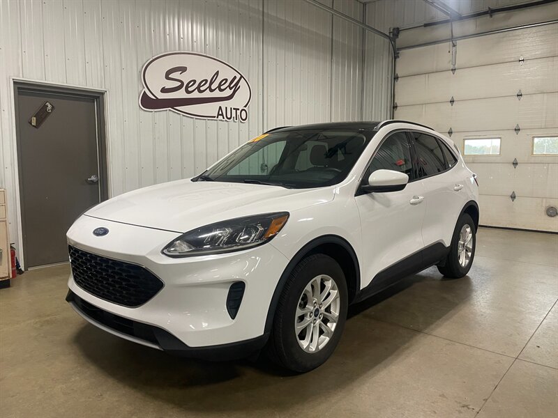 2020 Ford Escape SE   - Photo 1 - Saint Louis, MI 48880-9800