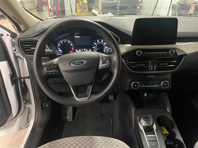 2020 Ford Escape SE   - Photo 7 - Saint Louis, MI 48880-9800