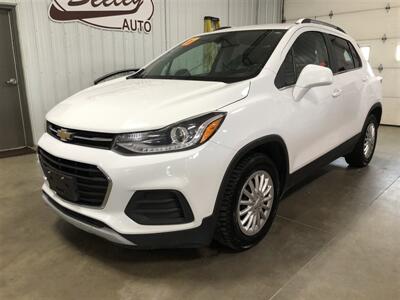 2017 Chevrolet Trax LT   - Photo 2 - Saint Louis, MI 48880-9800