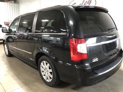 2014 Chrysler Town & Country Touring   - Photo 6 - Saint Louis, MI 48880-9800