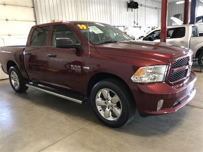 2019 RAM Ram 1500 Classic Tradesman   - Photo 5 - Saint Louis, MI 48880-9800