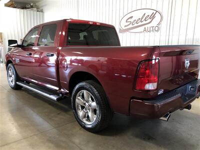 2019 RAM Ram 1500 Classic Tradesman   - Photo 3 - Saint Louis, MI 48880-9800
