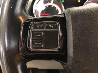 2017 Dodge Grand Caravan SXT   - Photo 11 - Saint Louis, MI 48880-9800