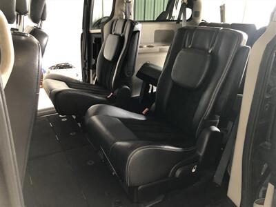 2017 Dodge Grand Caravan SXT   - Photo 16 - Saint Louis, MI 48880-9800