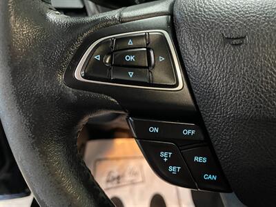2018 Ford Escape SEL   - Photo 10 - Saint Louis, MI 48880-9800
