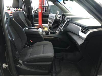 2017 Chevrolet Suburban Fleet   - Photo 16 - Saint Louis, MI 48880-9800