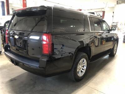2017 Chevrolet Suburban Fleet   - Photo 6 - Saint Louis, MI 48880-9800
