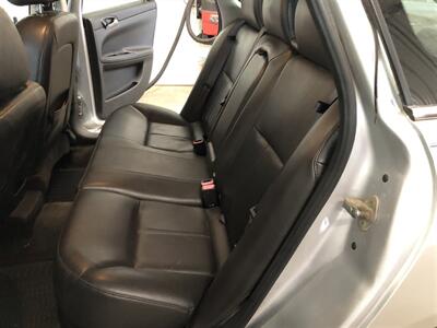 2011 Chevrolet Impala LTZ   - Photo 15 - Saint Louis, MI 48880-9800