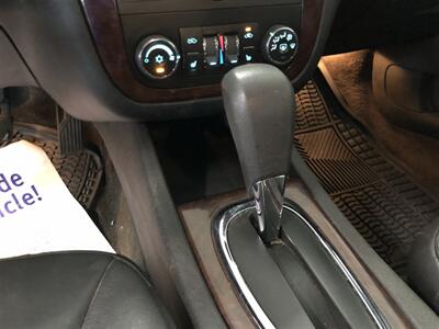 2011 Chevrolet Impala LTZ   - Photo 13 - Saint Louis, MI 48880-9800