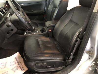 2011 Chevrolet Impala LTZ   - Photo 14 - Saint Louis, MI 48880-9800