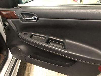 2011 Chevrolet Impala LTZ   - Photo 20 - Saint Louis, MI 48880-9800