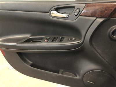 2011 Chevrolet Impala LTZ   - Photo 19 - Saint Louis, MI 48880-9800