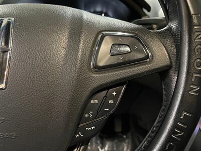 2013 Lincoln MKZ   - Photo 11 - Saint Louis, MI 48880-9800