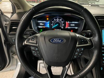 2019 Ford Fusion Titanium   - Photo 10 - Saint Louis, MI 48880-9800
