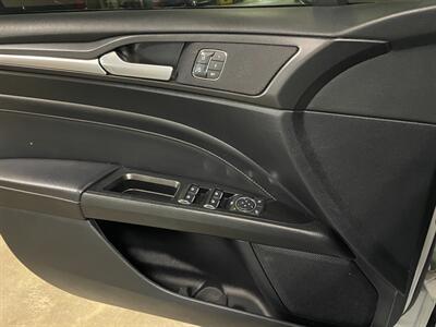 2019 Ford Fusion Titanium   - Photo 24 - Saint Louis, MI 48880-9800