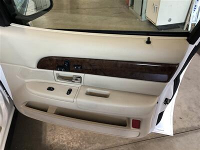 2006 Mercury Grand Marquis LS Premium   - Photo 18 - Saint Louis, MI 48880-9800