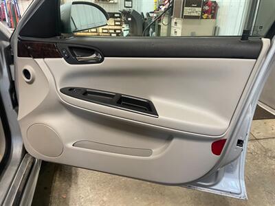 2016 Chevrolet Impala Limited LS Fleet   - Photo 17 - Saint Louis, MI 48880-9800